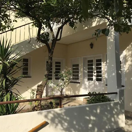 펜션 Casa Milheiro - Sunny Garden In Porto Aguim