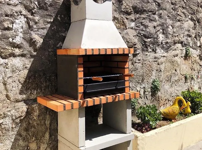 Casa Milheiro - Sunny Garden In Porto بيت للعطل